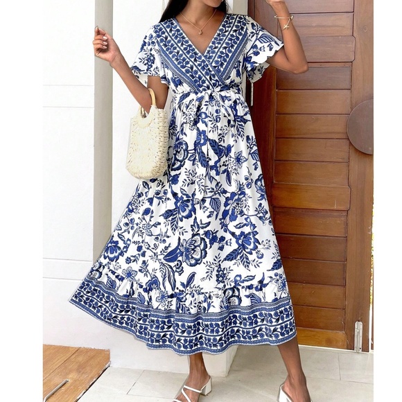 Maternity Floral Print Butterfly Sleeve Belted Maxi Dress - Picture 3 of 3